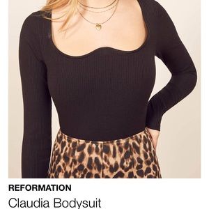 ISO 🧐 - Reformation Claudia bodysuit